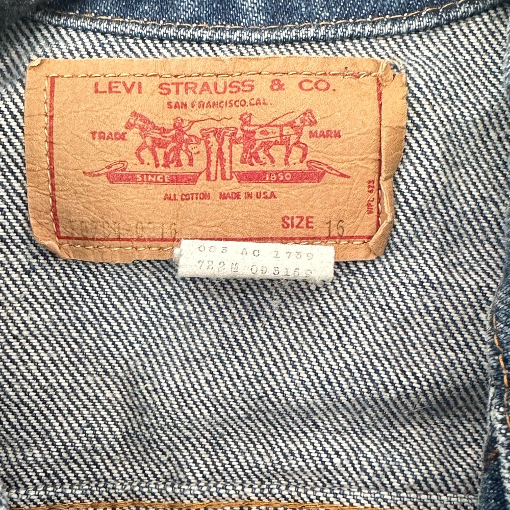 Levi jeans jacket - Picture 3 of 3